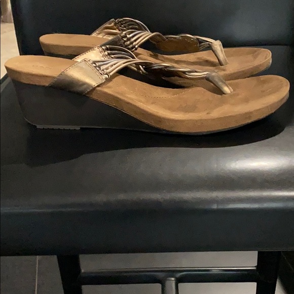 Brand New Sandals-Bandolino - Picture 2 of 5